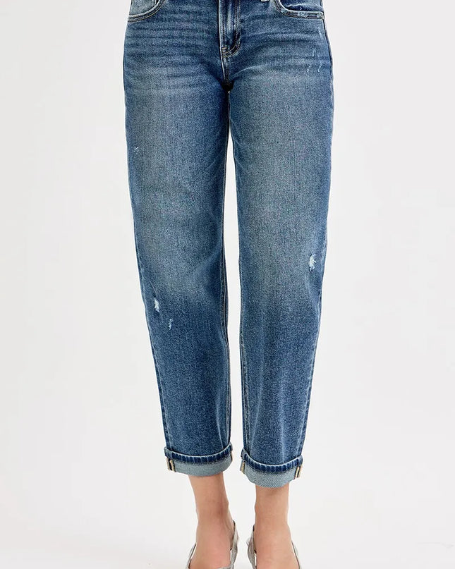 Back pocket detail of low rise jeans in plus size with flattering fit